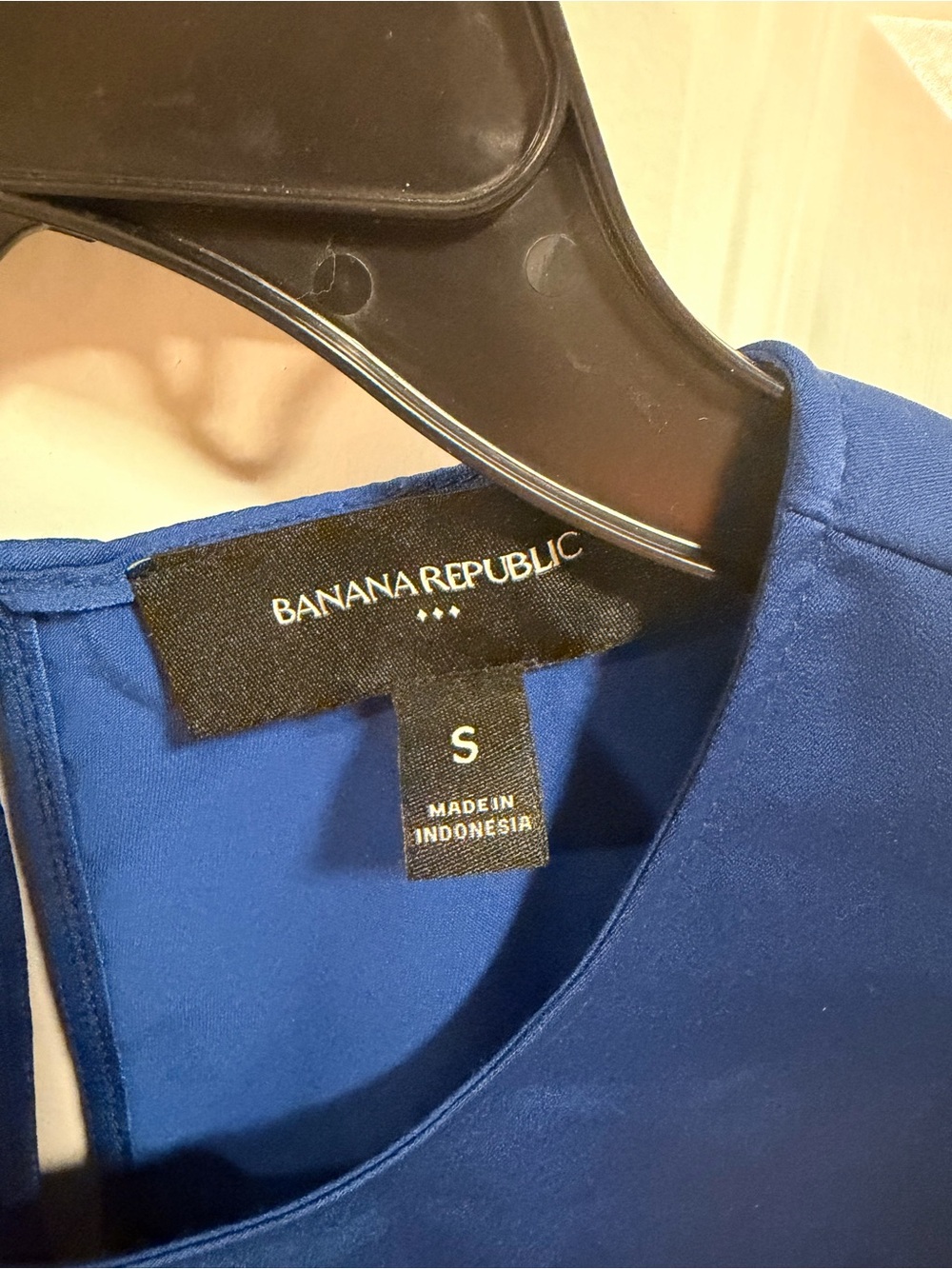 Banana Republic Sleeveless Satin Shell Top in Royal Blue - Picture 4 of 7